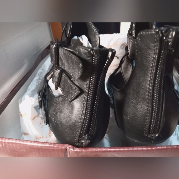 Forever Women's Chunky Block Heeled Ankle Booties Size 8.5 - Picture 3 of 5